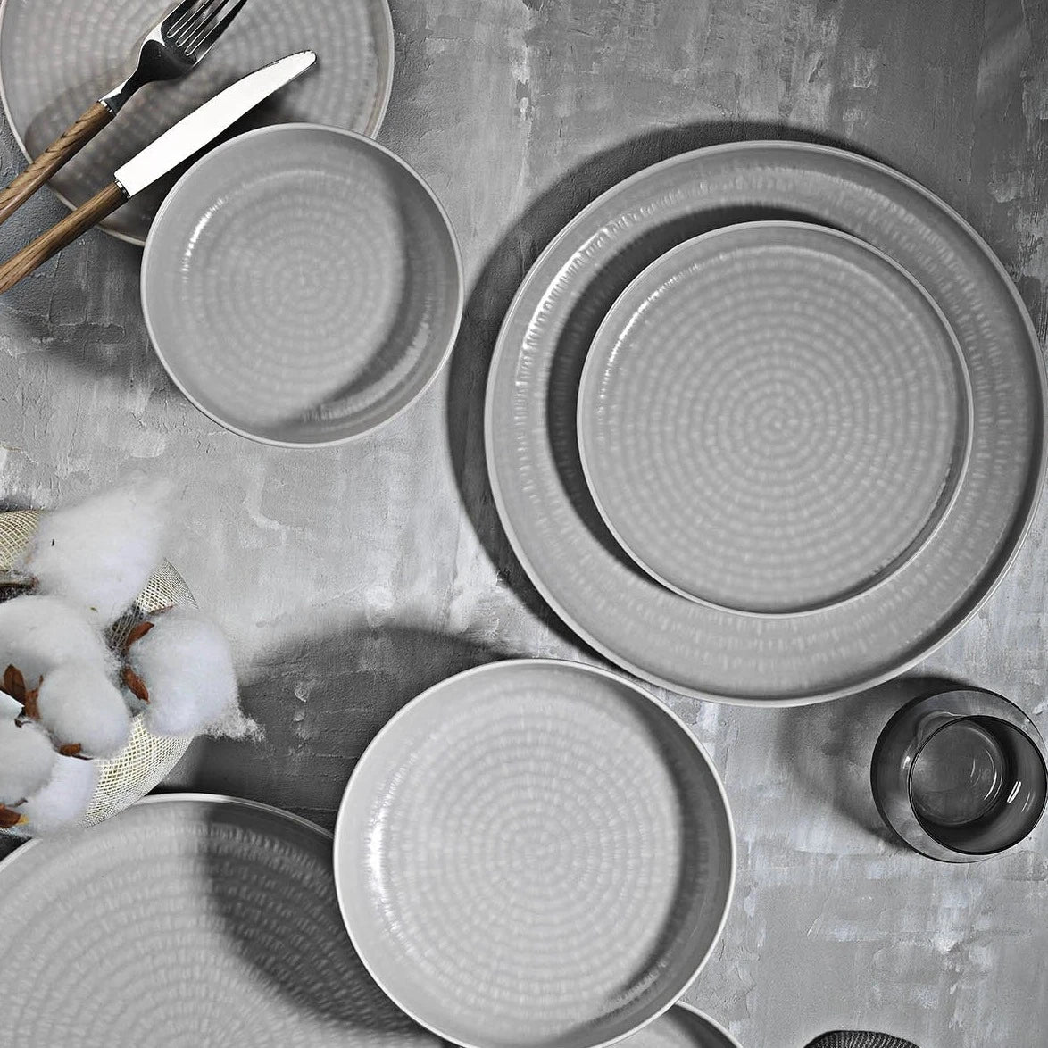 Cleaneo Gray 24 pc Dinner Set